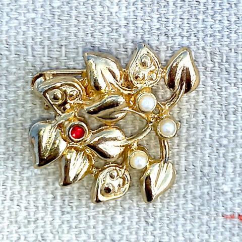 Vintage Gold-Tone Brooch with Leaves, Faux Pearls and Red Rhinestone (VCAJ-068)