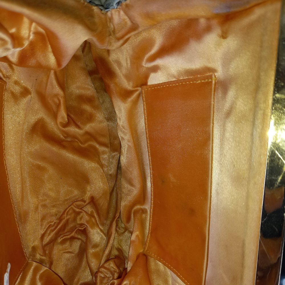 1960s Vintage Cream Enamel Mesh Purse by Glomesh (VCBA-010) - Image 4