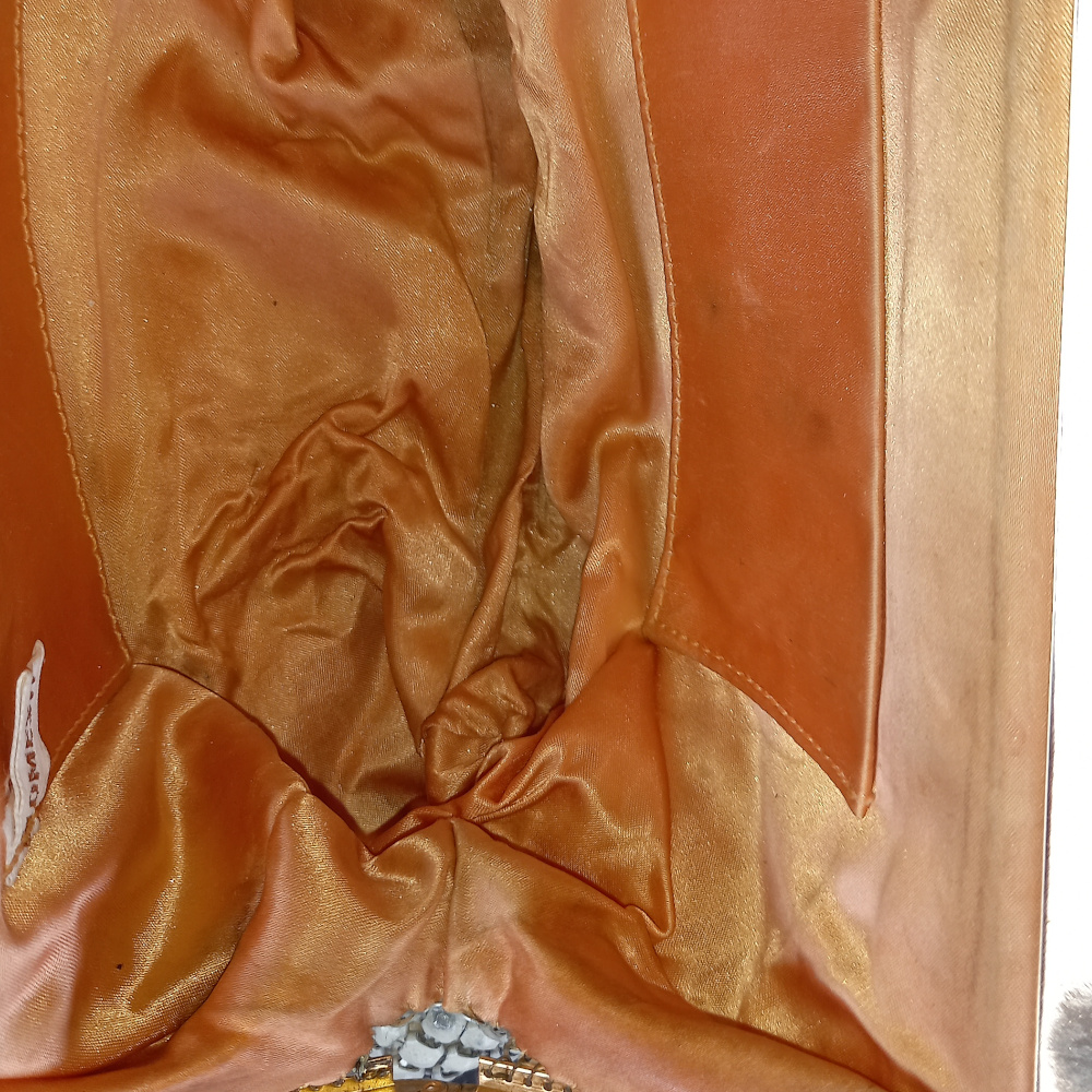 1960s Vintage Cream Enamel Mesh Purse by Glomesh (VCBA-010) - Image 3