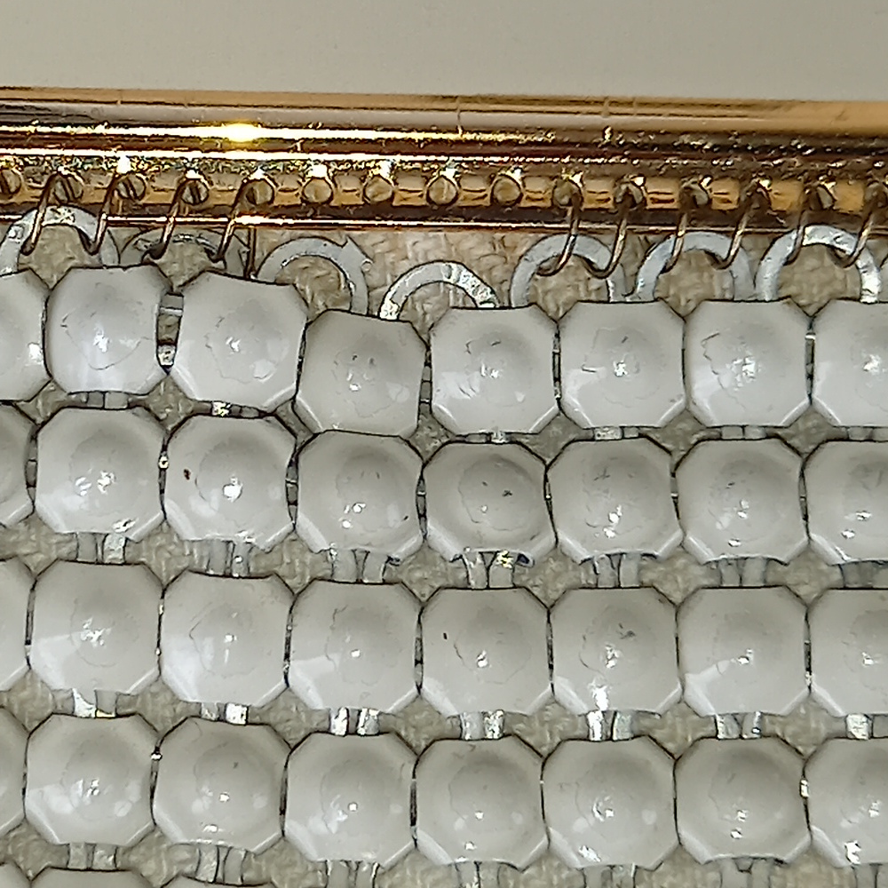 1960s Vintage Cream Enamel Mesh Purse by Glomesh (VCBA-010) - Image 5