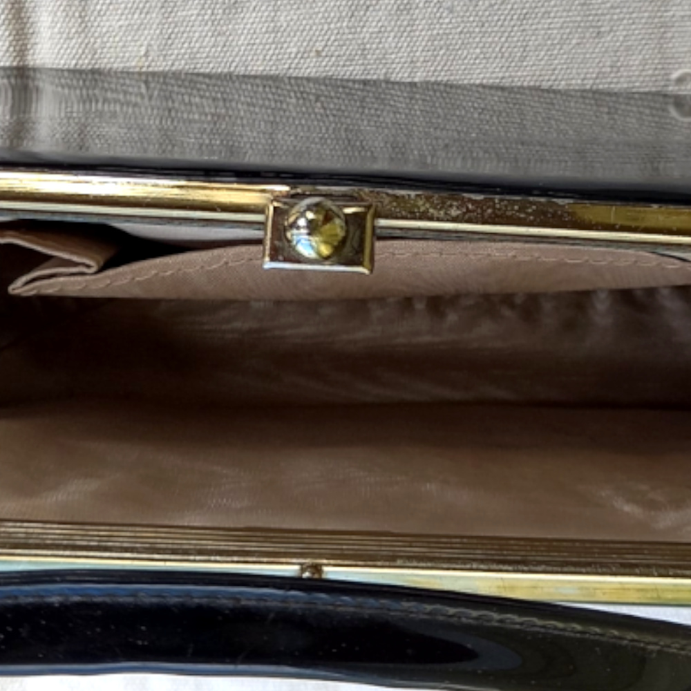 Vintage Vinyl Purse Black (VCBA-013) - Image 5