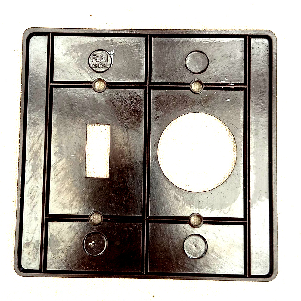 Art Deco Bakelite Switch Plate by R.K.I Christchurch (ANTV-021) - Image 2