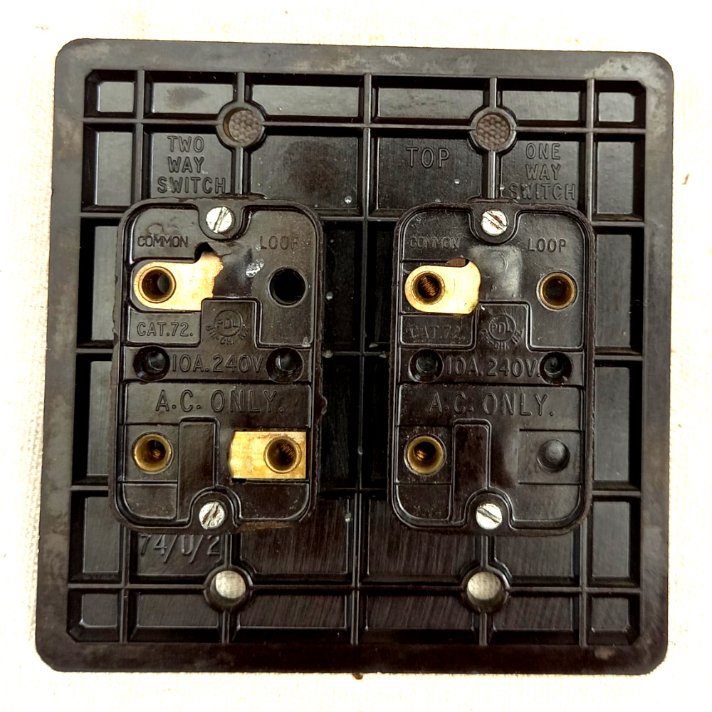 Double Brown Bakelite Switch 10A 240VAC by PDL (ANTV-028) - Image 2