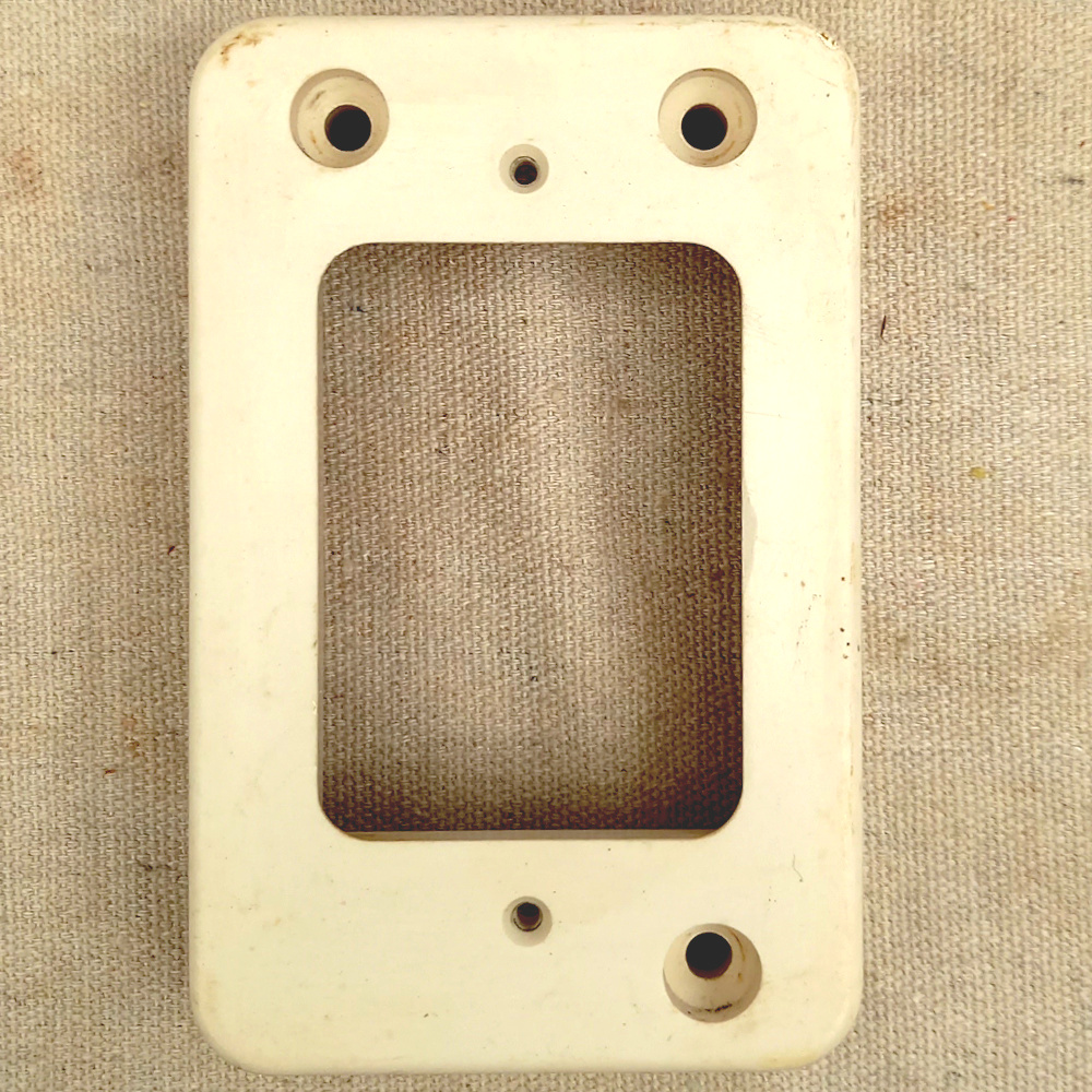 Vintage White Bakelite Mounting Block by PDL (ANTV-030) - Image 3
