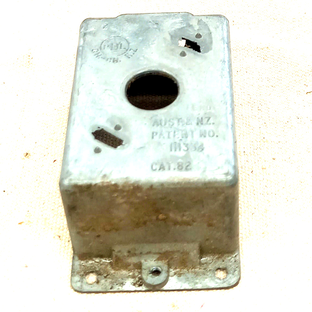 Vintage Metal Flush Box by PDL (ANTV-032) - Image 2