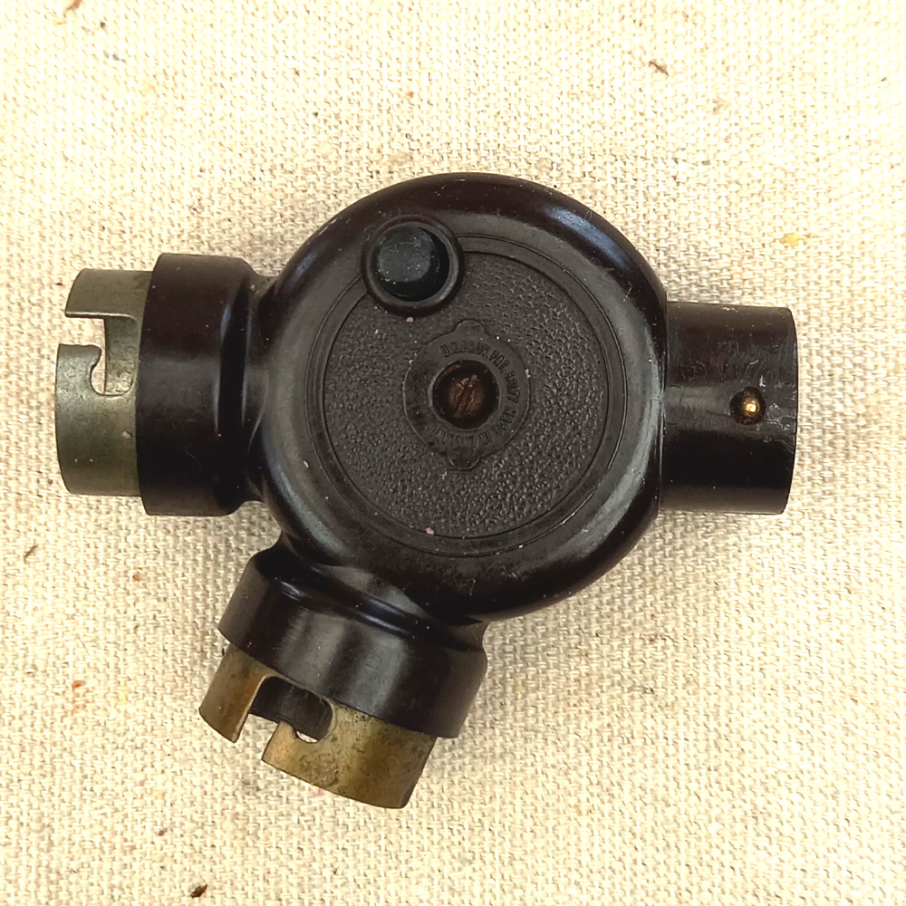 Bakelite Bayonet Adapter Double Socket by Goltone (ANTV-036) - Image 6
