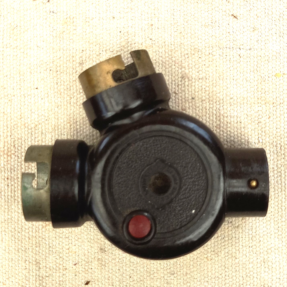 Bakelite Bayonet Adapter Double Socket by Goltone (ANTV-036)