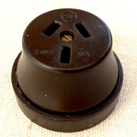 Bakelite 3-Pin Power Socket 10A 240VAC by PDL (ANTV-039)