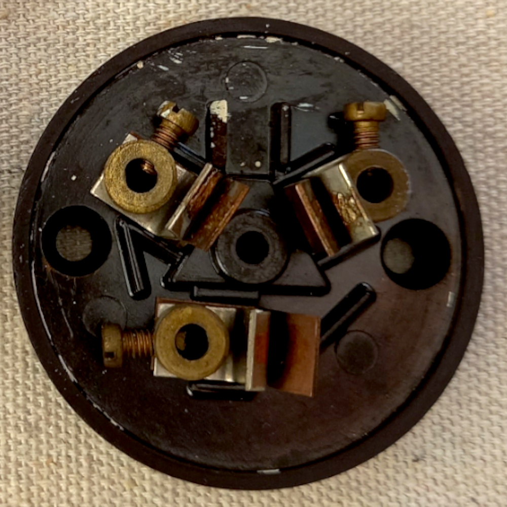 Bakelite 3-Pin Power Socket 10A 240VAC by PDL (ANTV-039) - Image 4