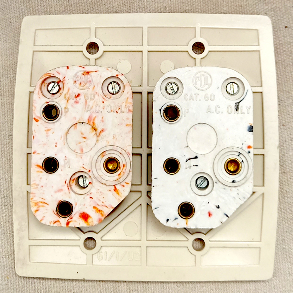 Retro Double Power Socket White by PDL (ANTV-041) - Image 2