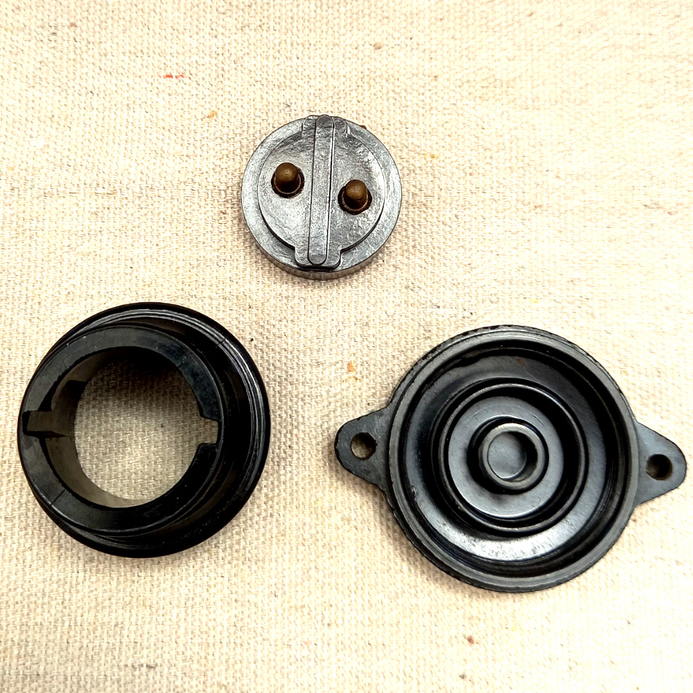 Vintage Bakelite Light Bulb Holder B22 by Ashley (ANTV-045) - Image 5