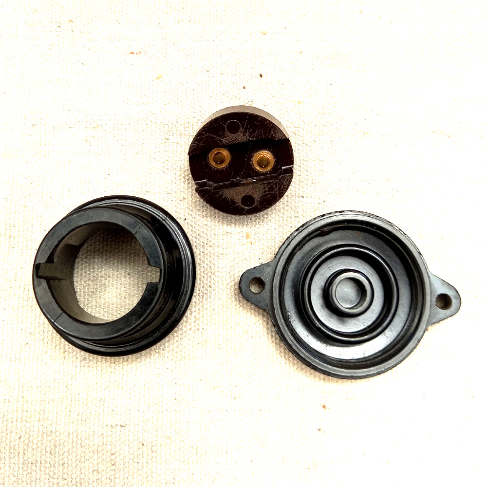 Vintage Bakelite Light Bulb Holder B22 by Ashley (ANTV-045) - Image 4