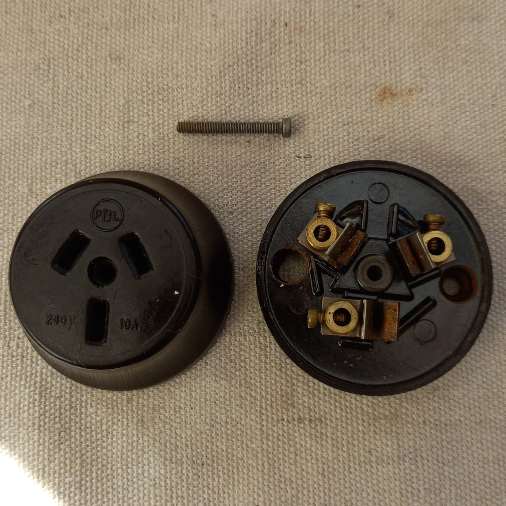 Bakelite 3-Pin Power Socket 10A 240VAC by PDL (ANTV-063) - Image 4