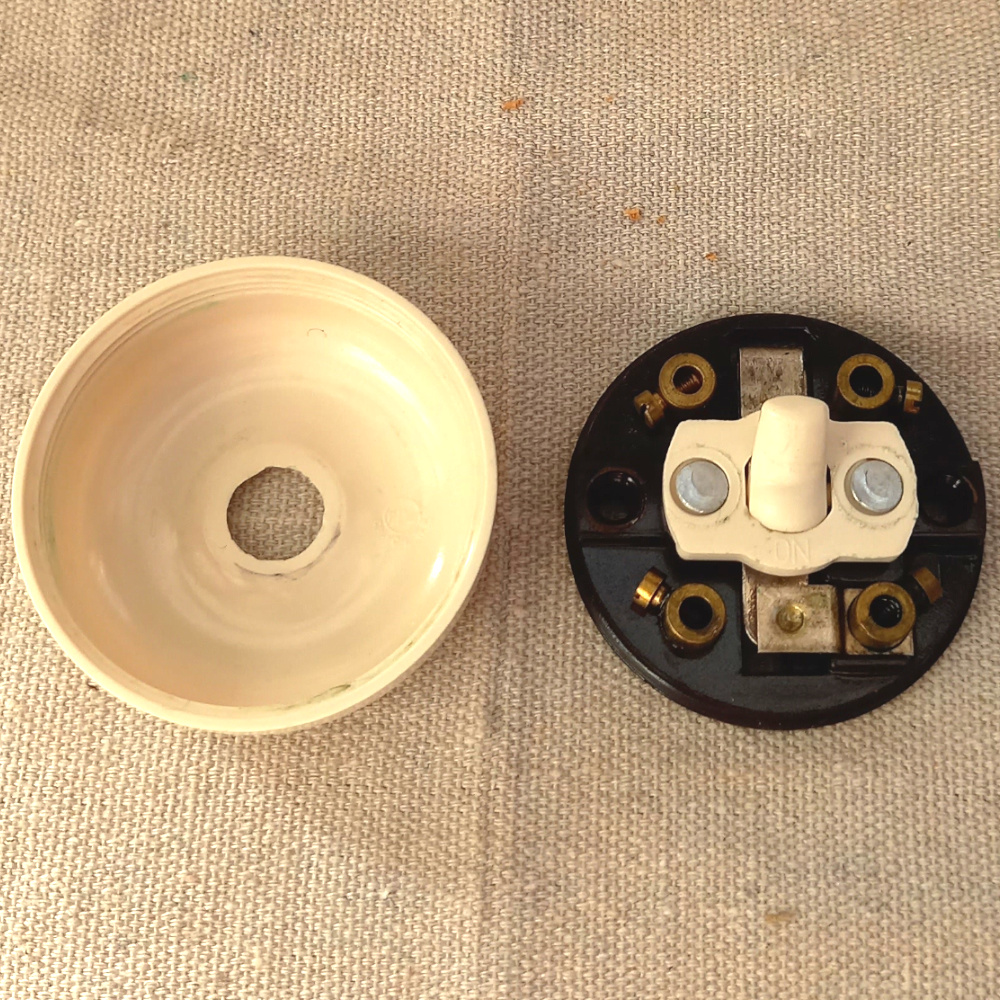 Bakelite Rocker Switch White 10A 240VAC by PDL (ANTV-068) - Image 4