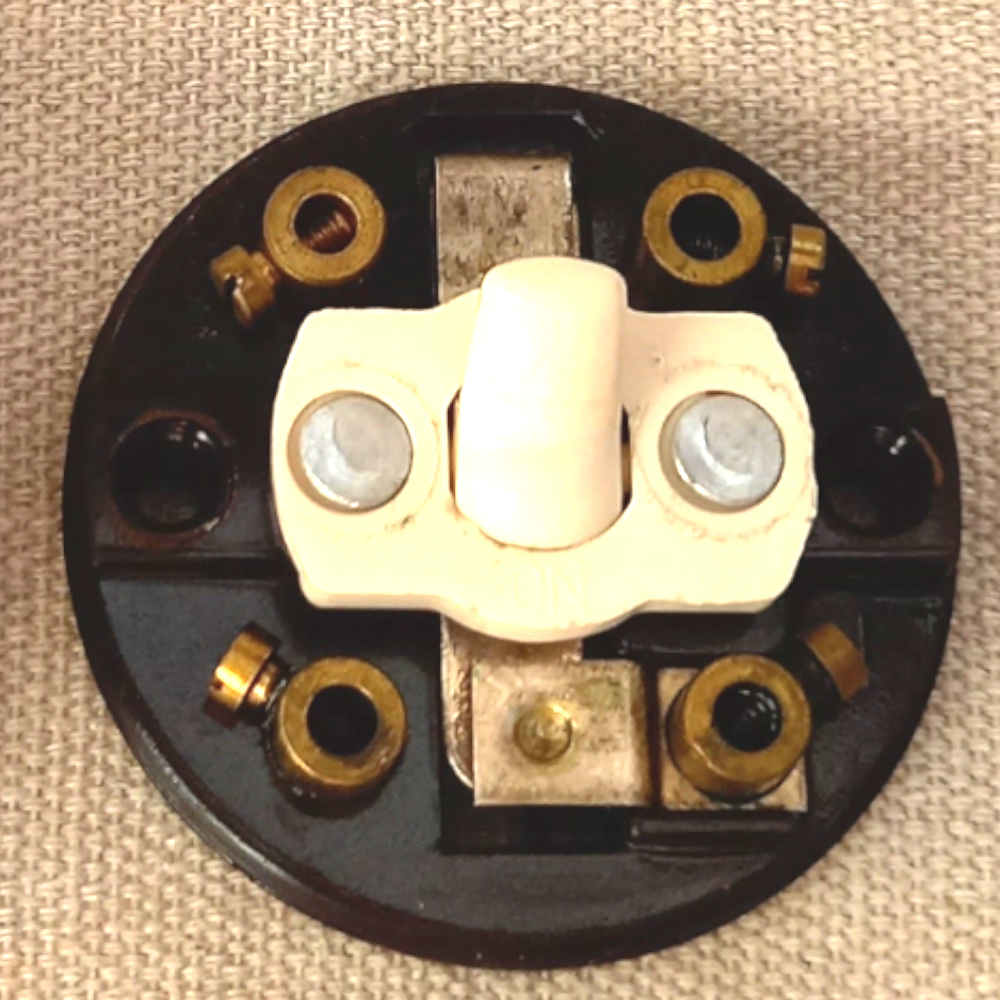 Bakelite Rocker Switch White 10A 240VAC by PDL (ANTV-068) - Image 3