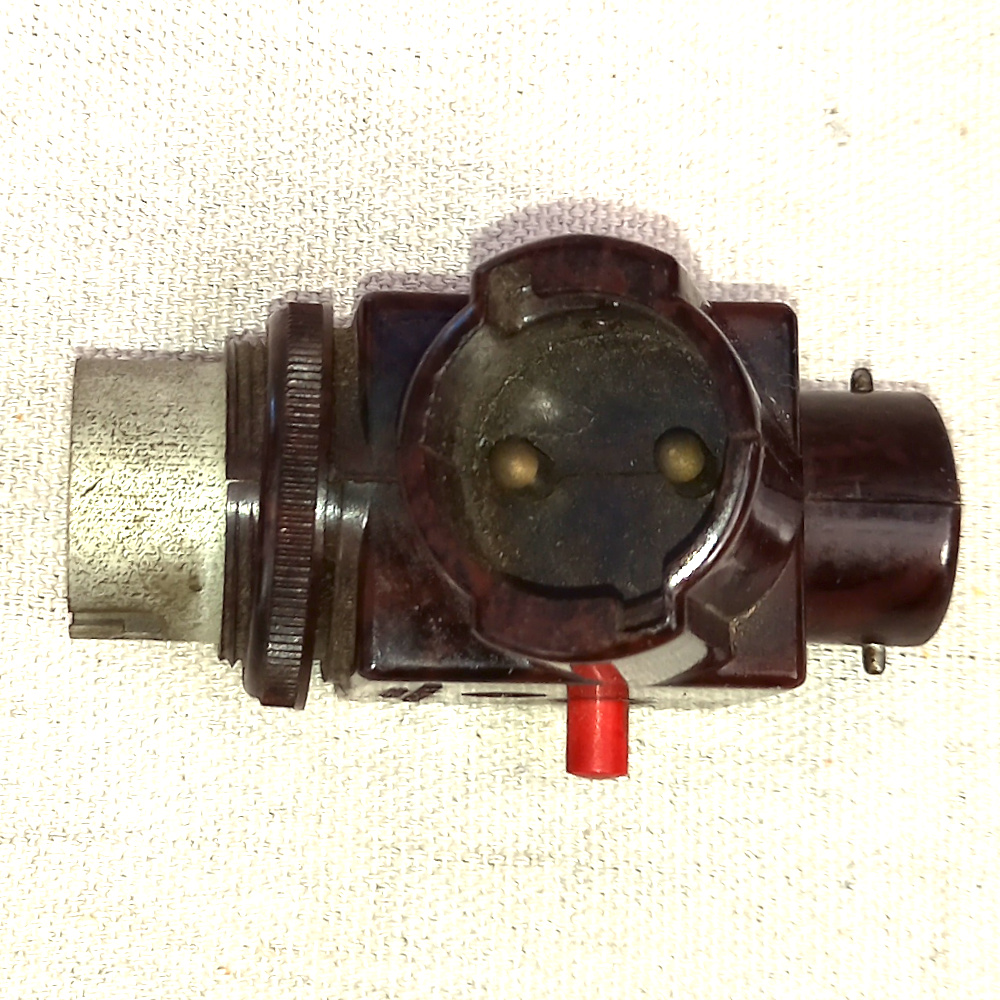 Bakelite Bayonet Adapter Double Socket by Goltone (ANTV-076) - Image 6