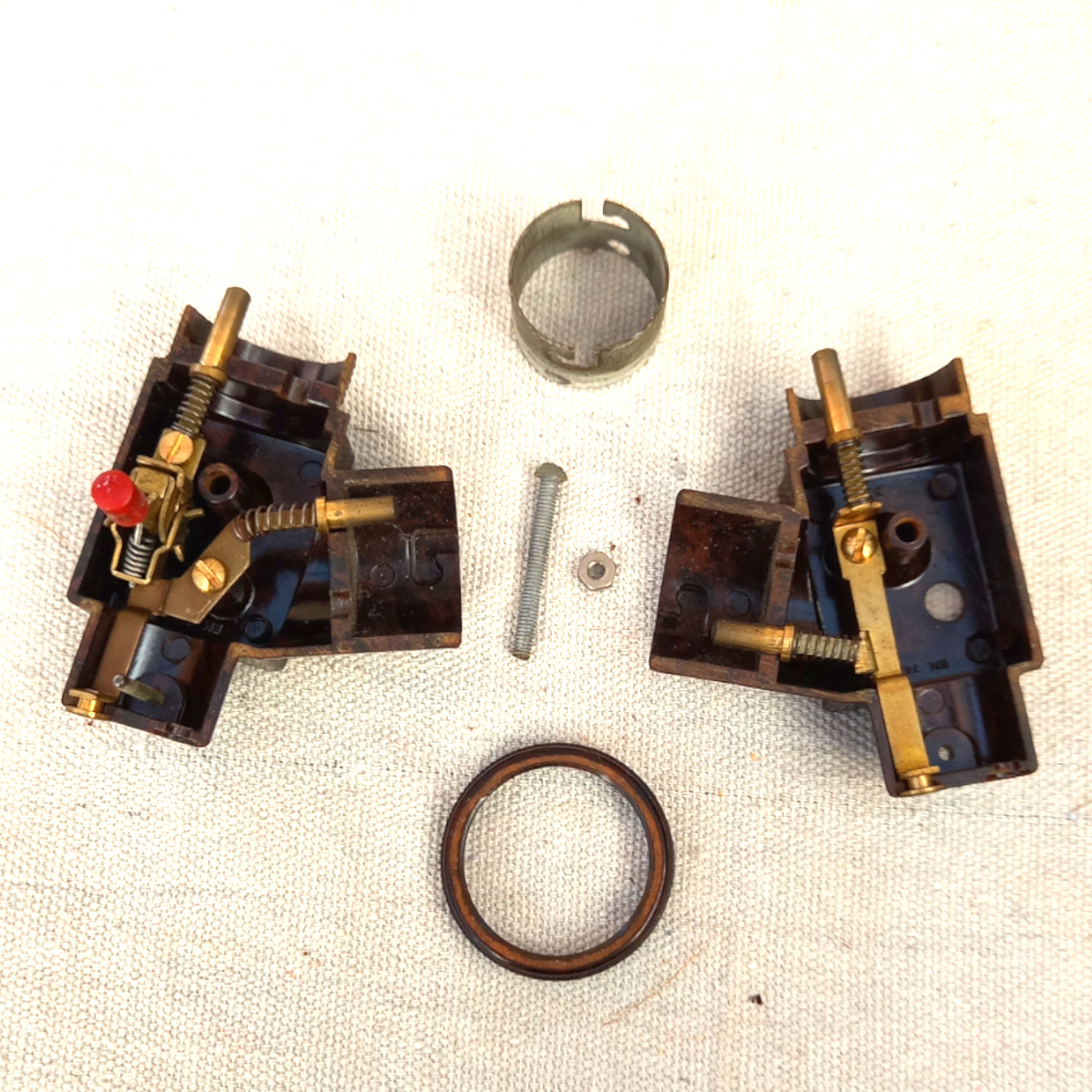 Bakelite Bayonet Adapter Double Socket by Goltone (ANTV-076) - Image 2