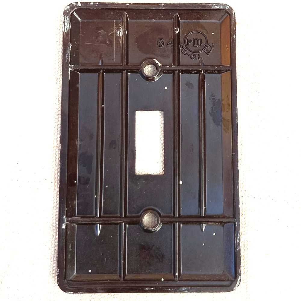 Vintage Bakelite Switch Plate by PDL (ANTV-82) - Image 2
