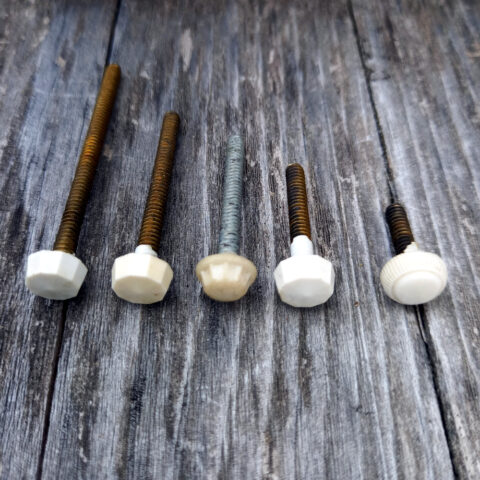 Bakelite-Topped Screw White L=15mm (ANTV-084.1)