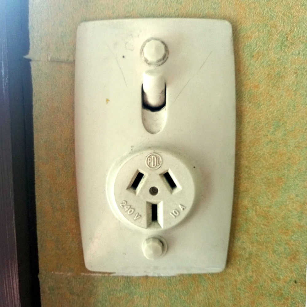 Bakelite-Topped Screw White L=25mm (ANTV-084.2) - Image 5