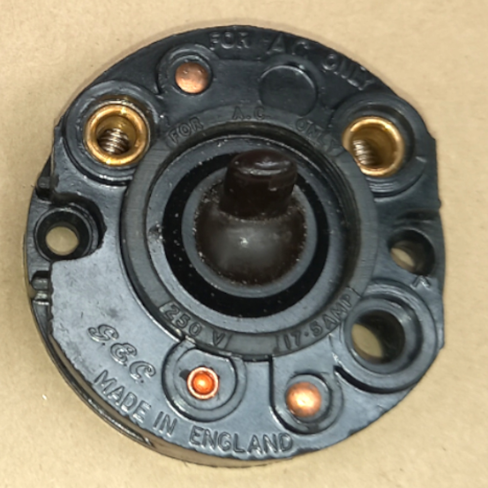 Bakelite Rocker Switch 17.5A 250VAC by GEC (ANTV-086) - Image 3