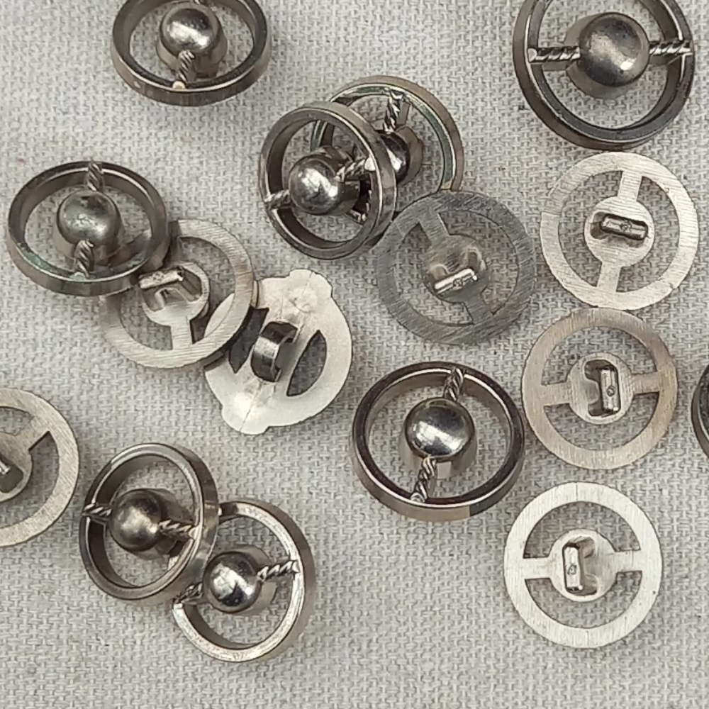 20mm Button Silver Plastic 1980s (BUT-051) - Image 3