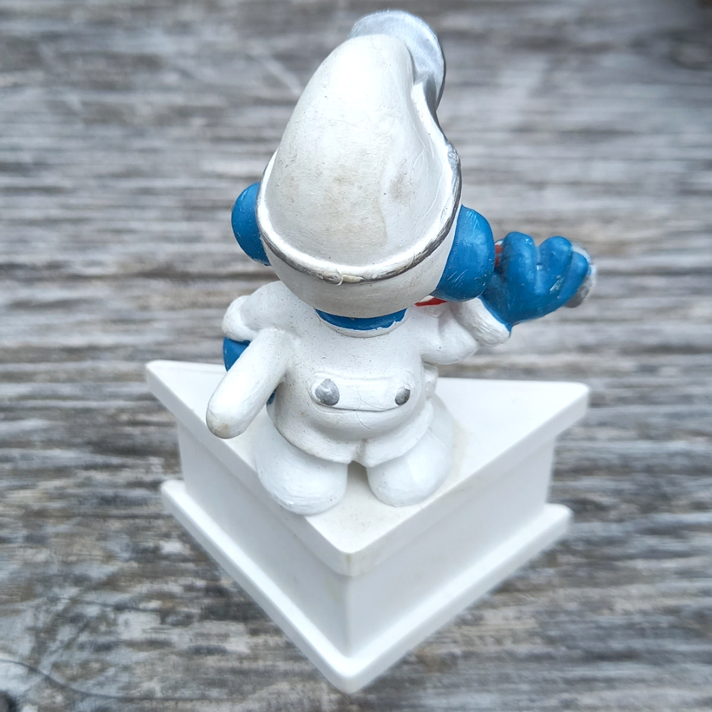 20037 Doctor Smurf with Blue Thermometer on Pedestal (Arzt Schlumpf) #5 - Image 2