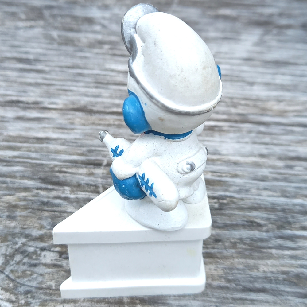 20037 Doctor Smurf with Blue Thermometer on Pedestal (Arzt Schlumpf) #5 - Image 4