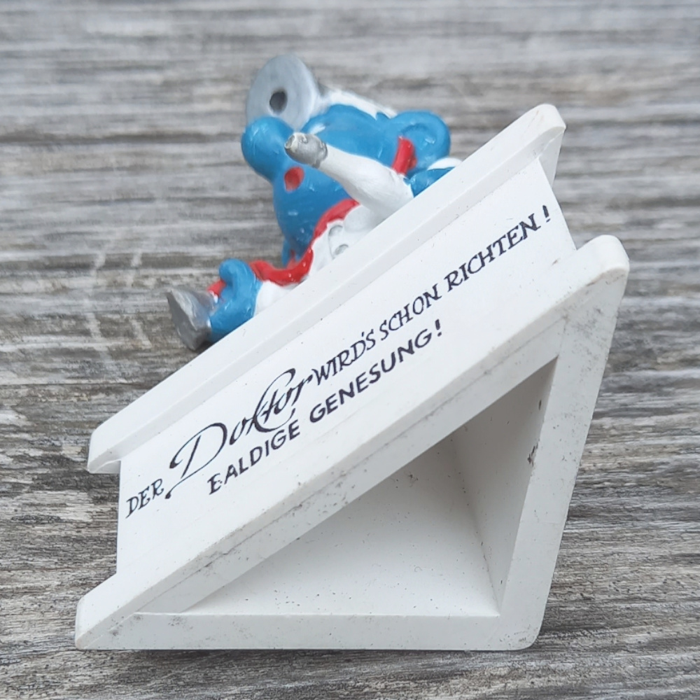 20037 Doctor Smurf with Blue Thermometer on Pedestal (Arzt Schlumpf) #5 - Image 3