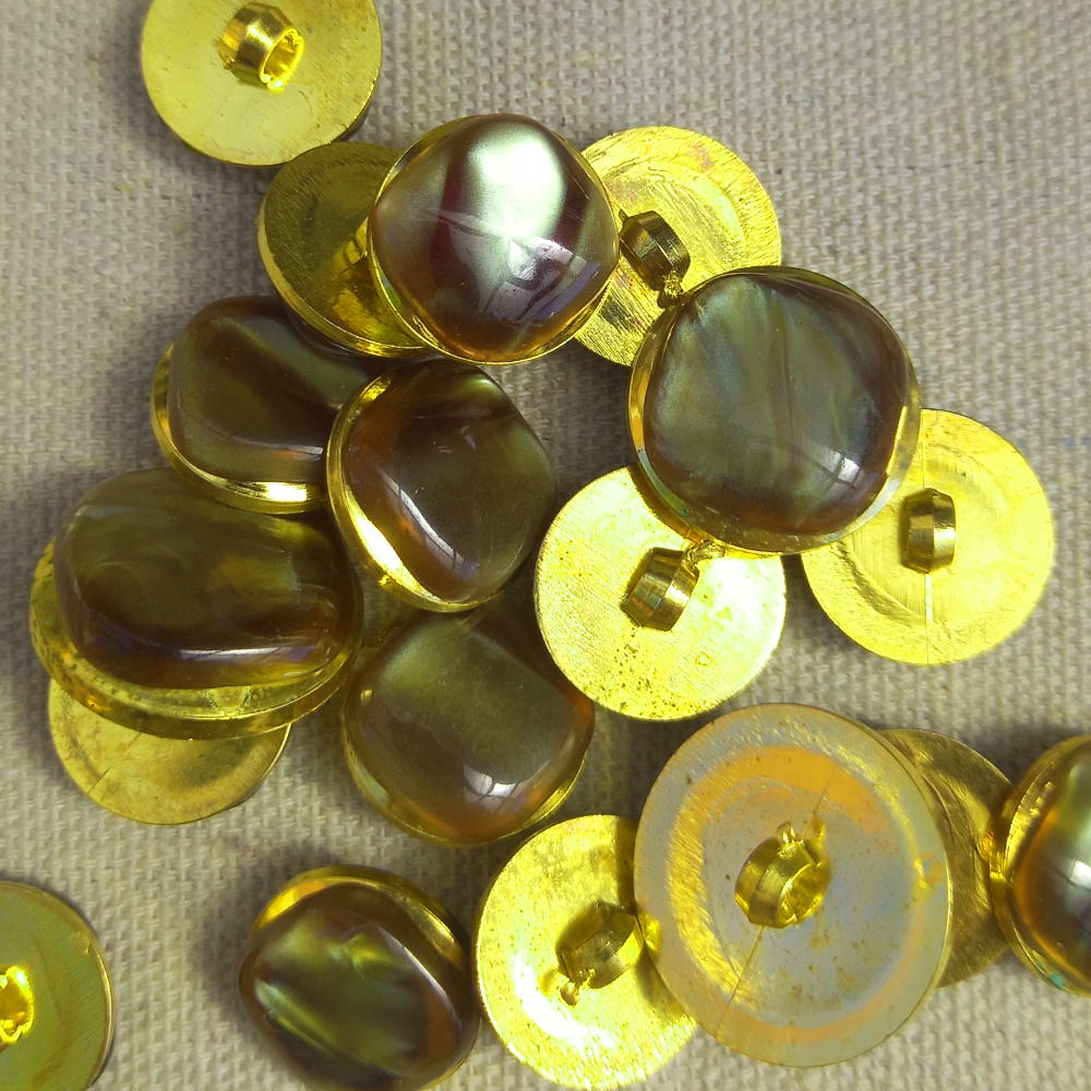 20mm Button Olive Green/Gold 1980s NOS (BUT-075M) - Image 3