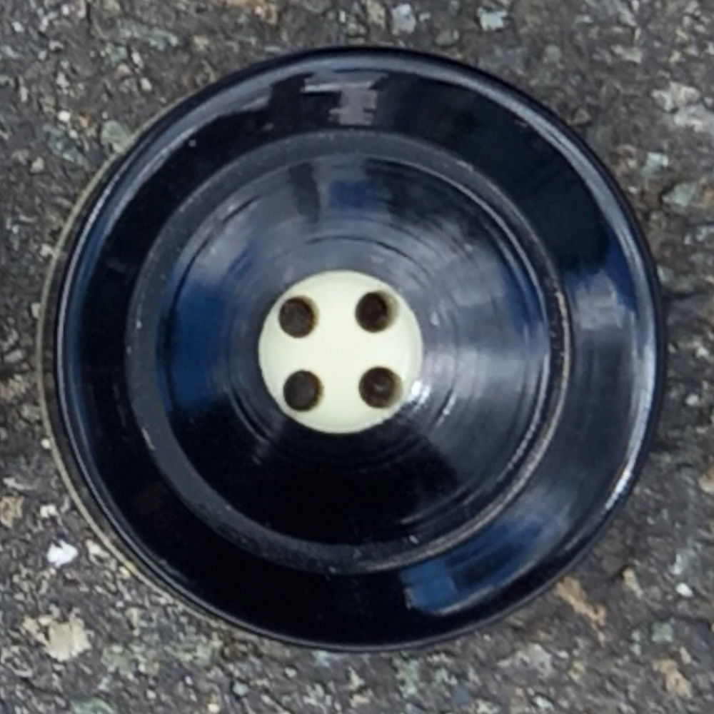 22mm Vintage Buttons Black and White 1950s (BUT-084) - Image 3