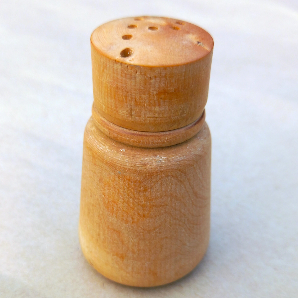 Vintage Turned Wood Pepper Shaker (KIT-027)