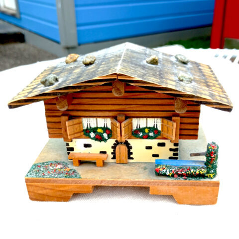 Swiss Chalet Music Box by Gueissaz Jaccard (MISC-022)