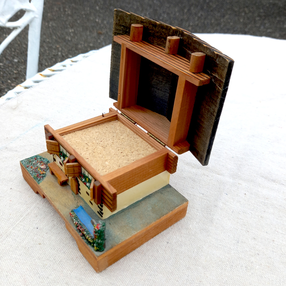 Swiss Chalet Music Box by Gueissaz Jaccard (MISC-022) - Image 2