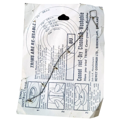 19mm Newey Trims self cover buttons pack of 6 in original packaging for sewing and tailoring