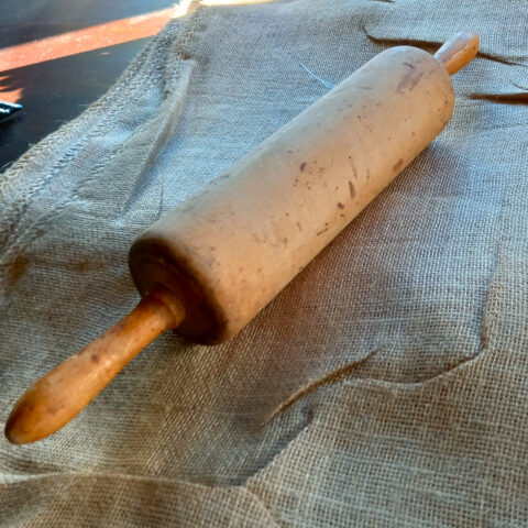 Large Vintage Wooden Rolling Pin (KIT-043)