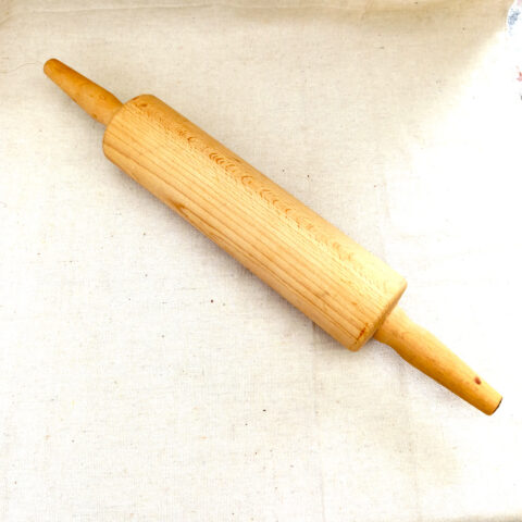 Vintage Wooden Rolling Pin (KIT-046)