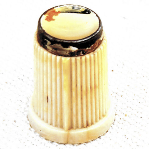 17mm Vintage Control Knob Cream Shaft=6mm (ANAK-013)