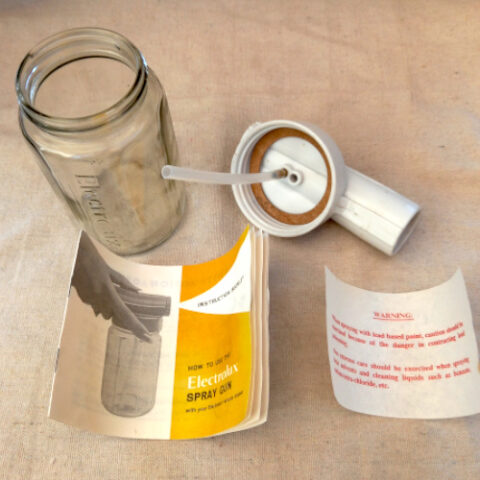 31mm vacuum paint sprayer attachment connected to vacuum hose for DIY painting