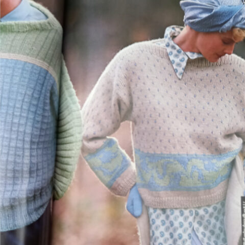 Aarlan Journal 39 Knitting Booklet with 46 patterns in DE, FR, IT & NL. A multilingual collection of timeless knit designs for all skill levels.