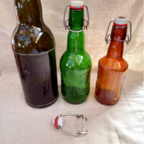 Porcelain swing top replacement lid for glass bottles with wire bail closure