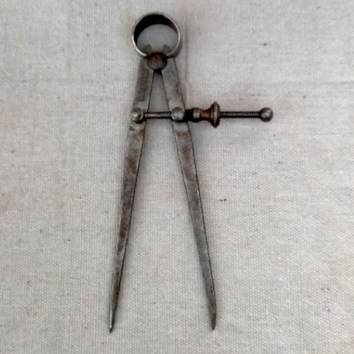 Vintage 5" Moore & Wright 130mm spring divider from Sheffield England. Precision engineering tool with fine adjustment screw for layout work.