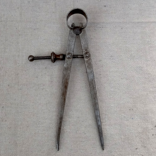 Vintage 5" Moore & Wright 130mm spring divider from Sheffield England. Precision engineering tool with fine adjustment screw for layout work.