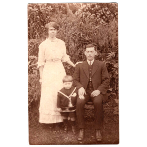 Vintage Family Postcard with Couple and Child (ANPC-015)