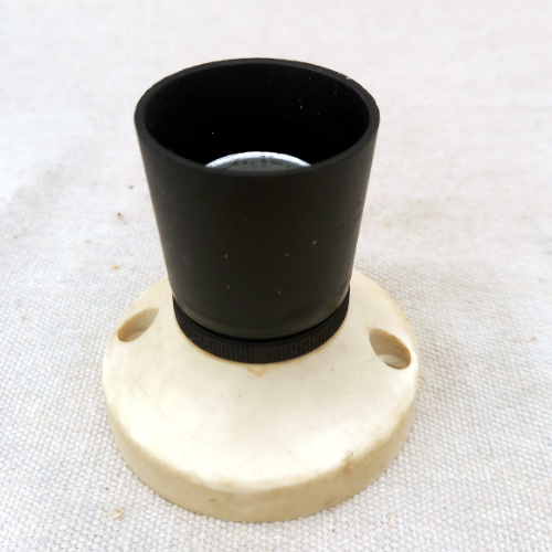 Vintage PDL B22 batten lampholder with bayonet bulb fitting for retro lighting.