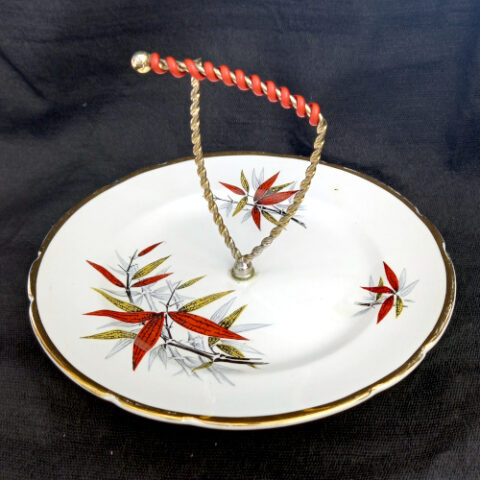 Retro One Tier Cake Stand with Handle by Mayell (ANCP-016)