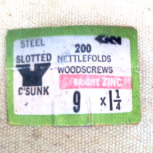 Vintage NOS #9 x 1-1/4″ slotted steel countersunk wood screw in bright zinc