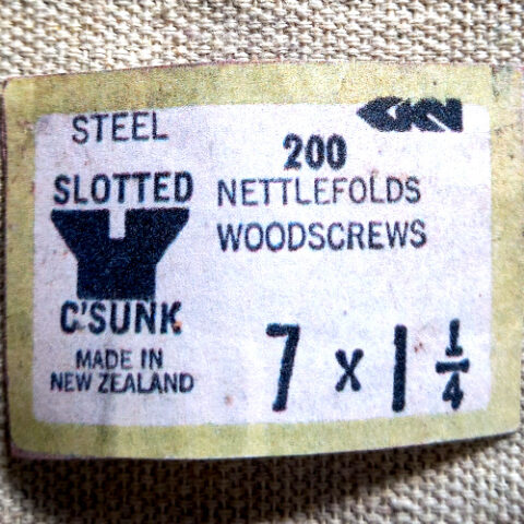 #7 x 1-1/4″ (3.8x32mm) vintage rusty NOS slotted steel countersunk wood screw
