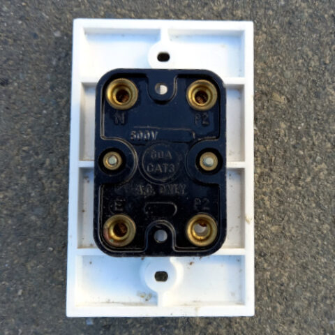 Vintage PDL 500V 60A switch with white Bakelite housing