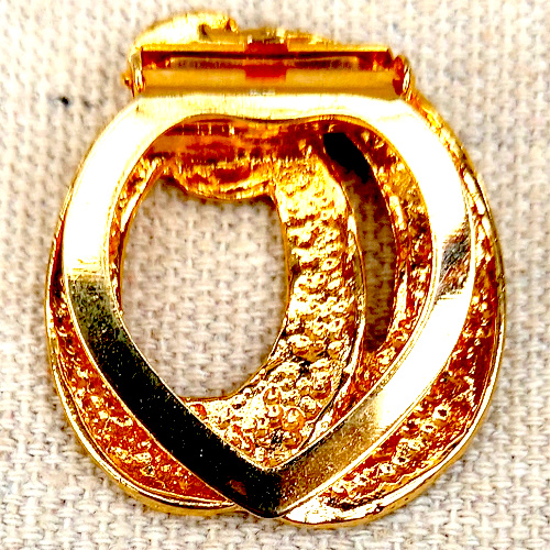 1990s gold-tone Suzanne Paul scarf clip with vintage styling